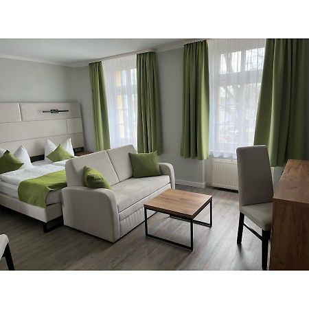 Hotel Und Restaurant Kranichsberg Woltersdorf  Bagian luar foto
