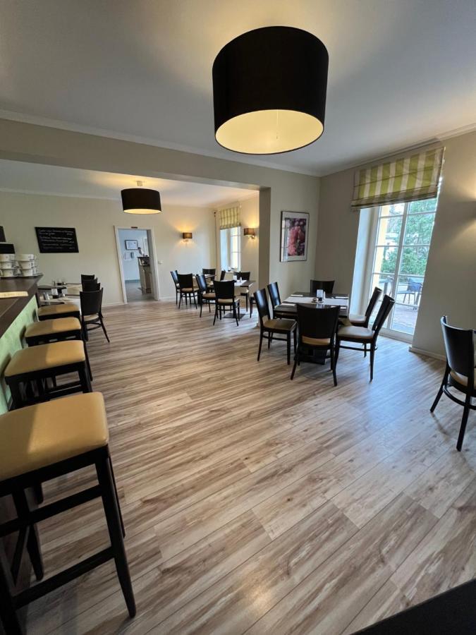 Hotel Und Restaurant Kranichsberg Woltersdorf  Bagian luar foto