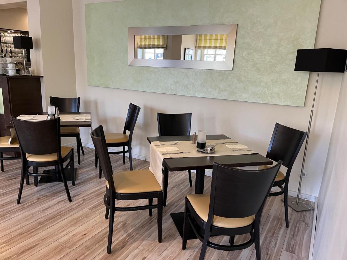 Hotel Und Restaurant Kranichsberg Woltersdorf  Bagian luar foto