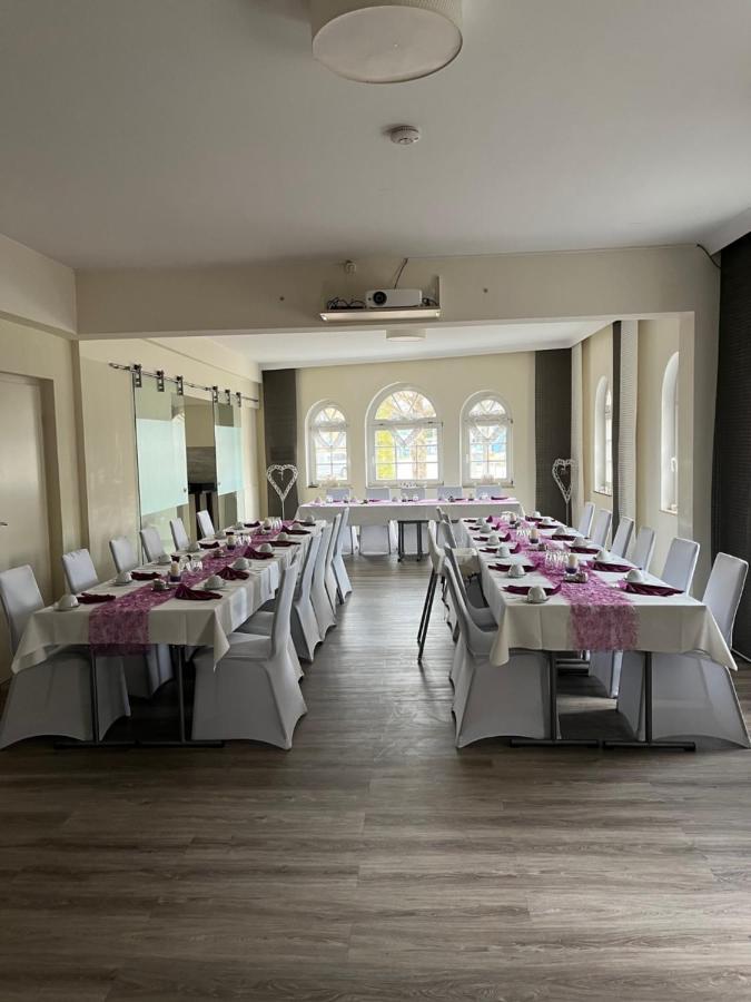 Hotel Und Restaurant Kranichsberg Woltersdorf  Bagian luar foto