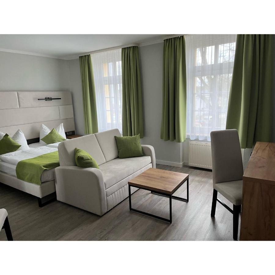 Hotel Und Restaurant Kranichsberg Woltersdorf  Bagian luar foto