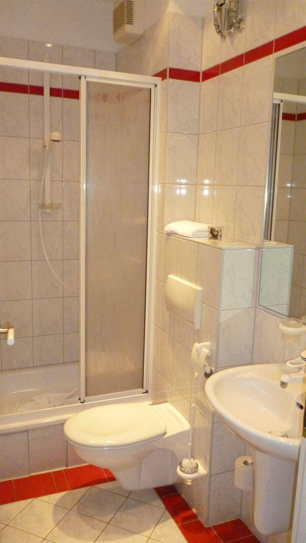 Hotel Und Restaurant Kranichsberg Woltersdorf  Bagian luar foto