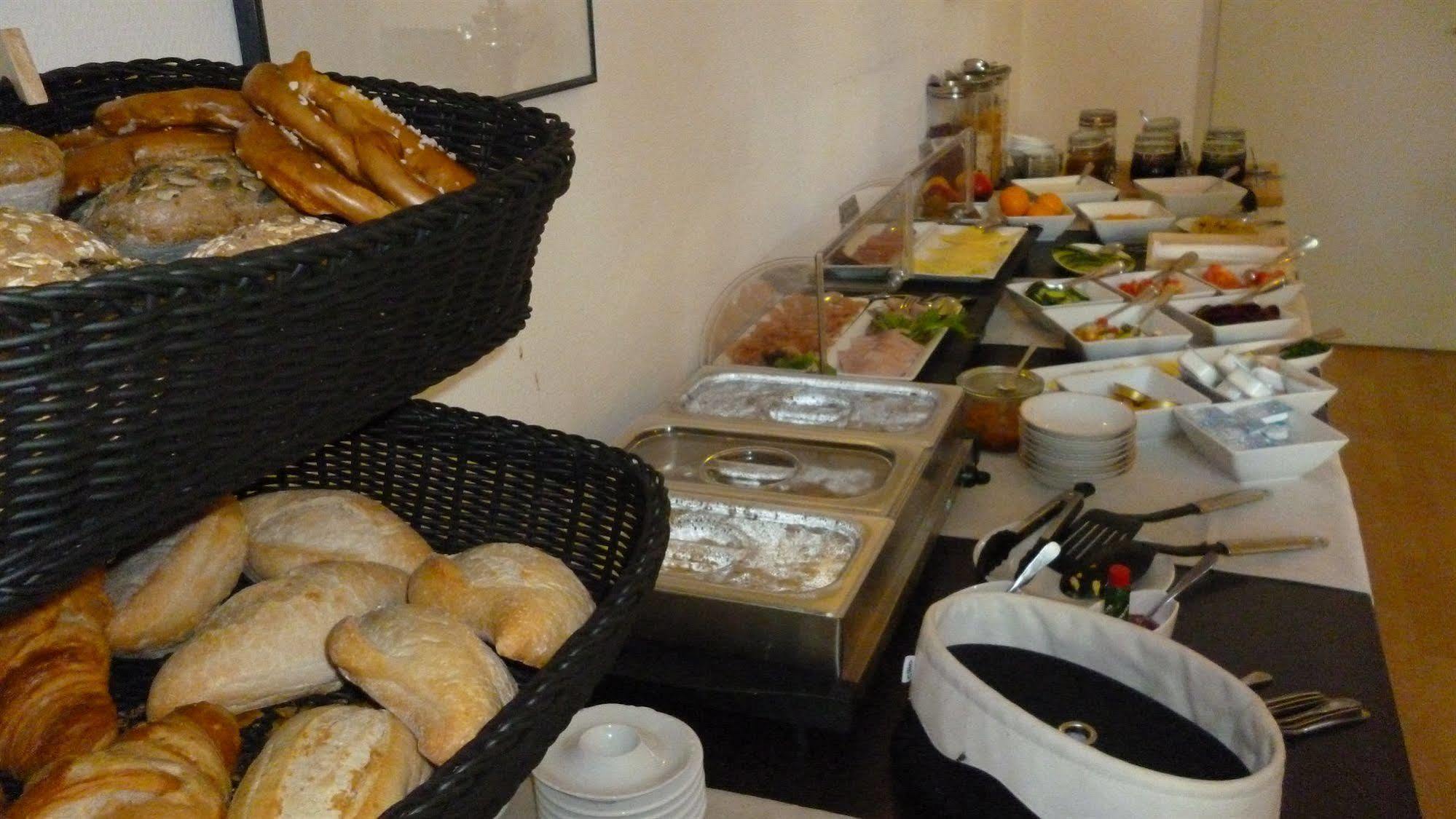 Hotel Und Restaurant Kranichsberg Woltersdorf  Bagian luar foto