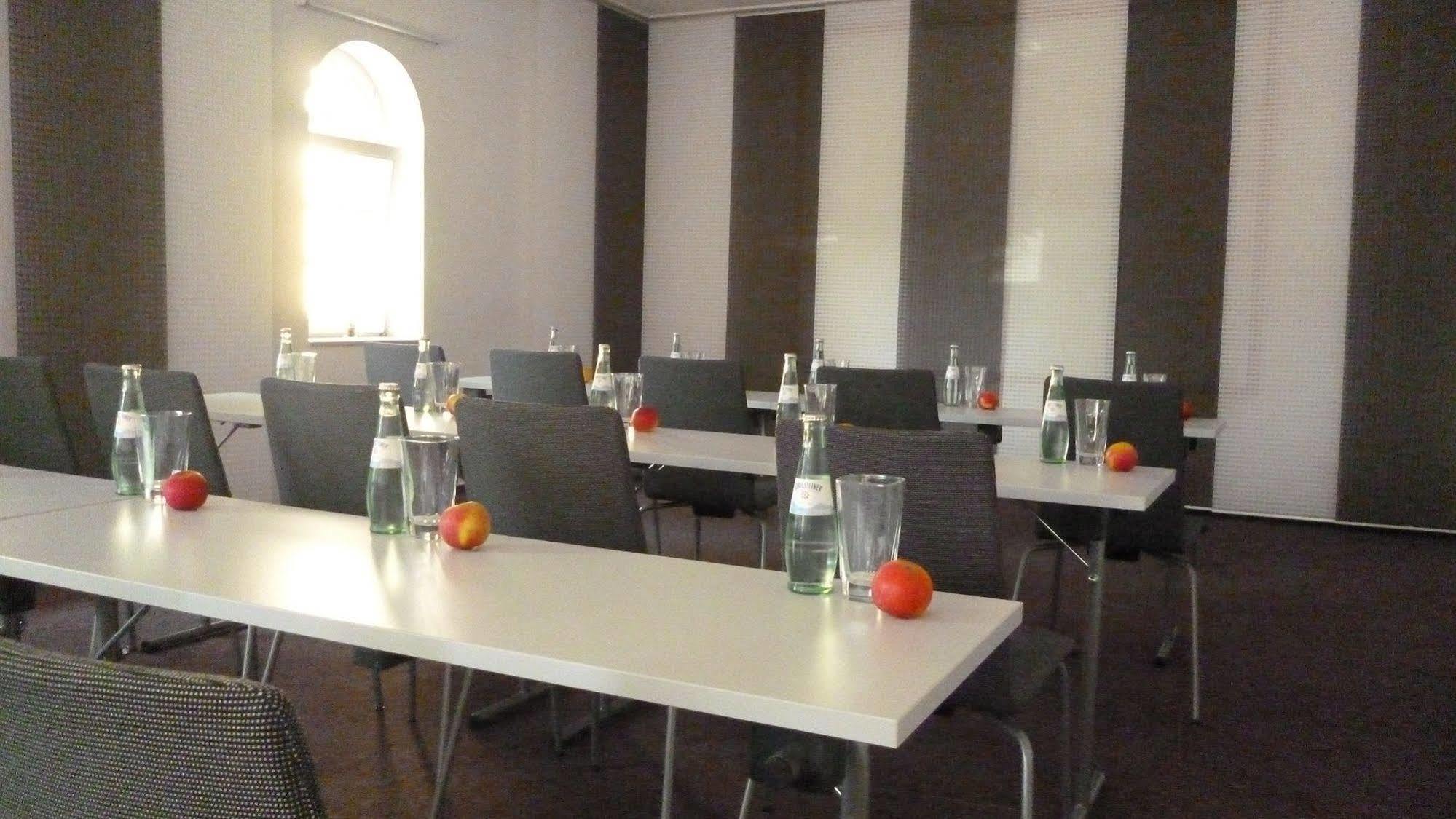 Hotel Und Restaurant Kranichsberg Woltersdorf  Bagian luar foto