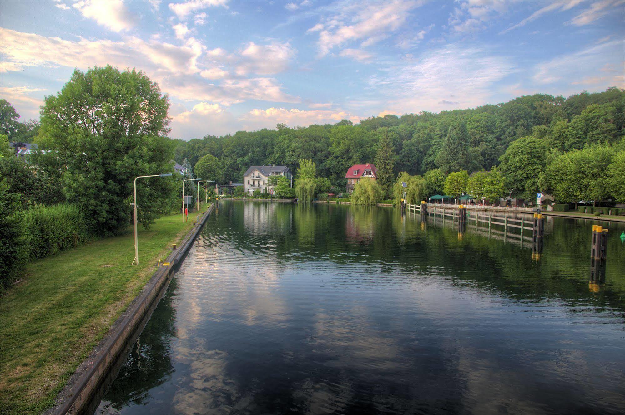 Hotel Und Restaurant Kranichsberg Woltersdorf  Bagian luar foto